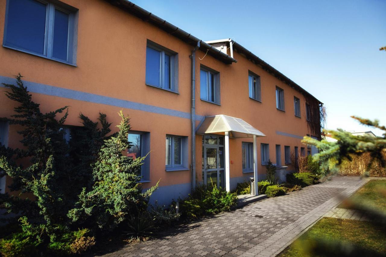 Atmosfera Hotel Zyrardow Exterior foto